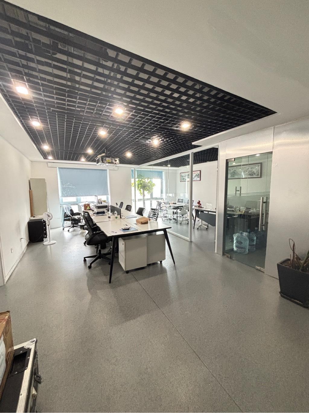 长风国盛中心110平米写字楼出租